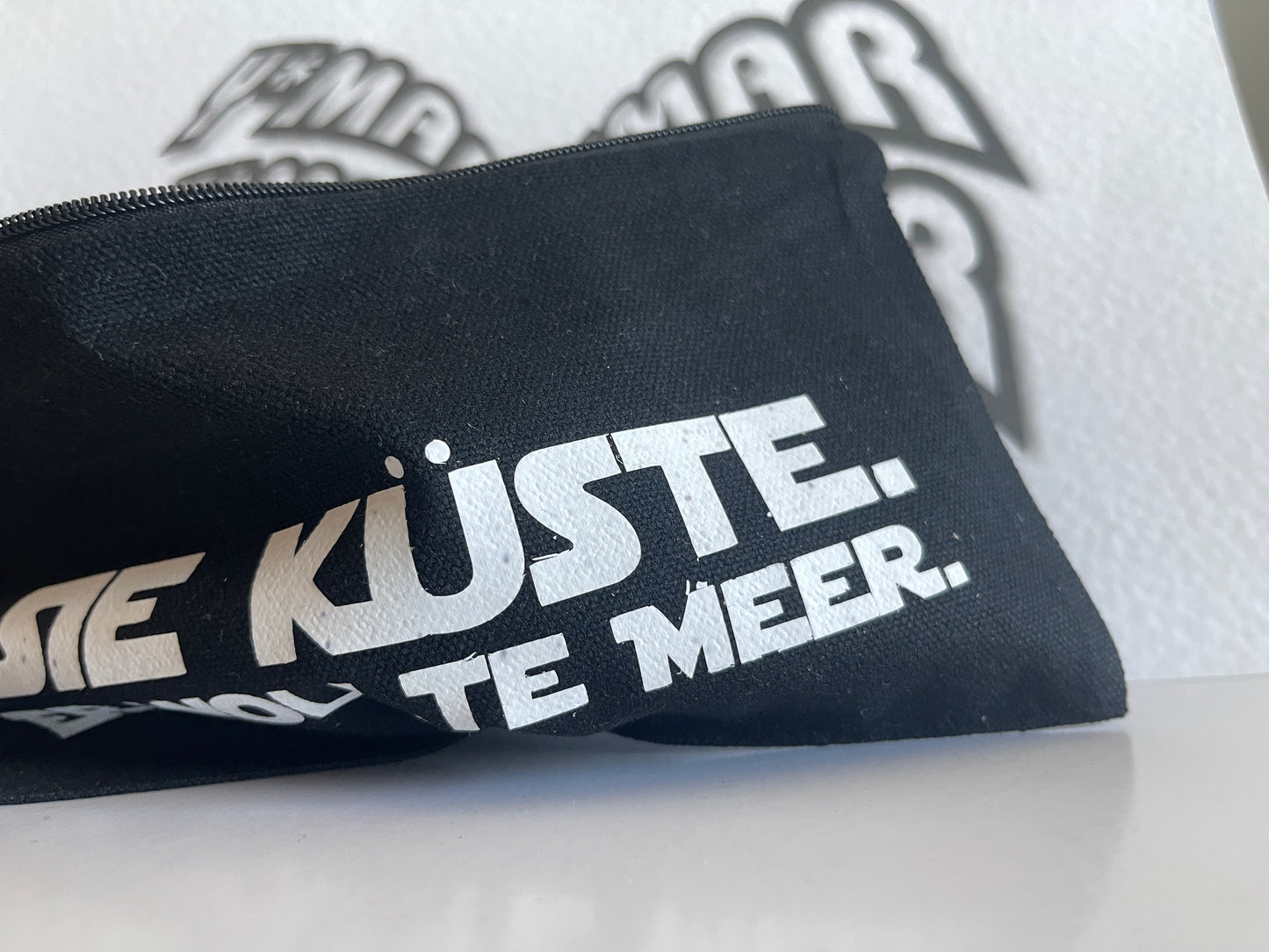 Sie Küste. Er wollte Meer. - Festival & Weekend Organizer Bag | Clubber & Party Accessoires | Canvas 210x115mm